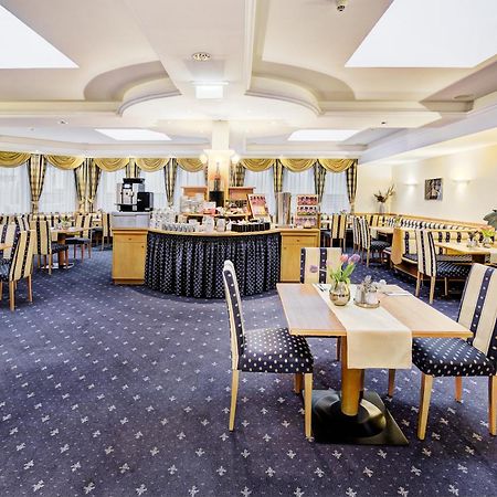 Hotel Bayrischer Hof 벨스 외부 사진