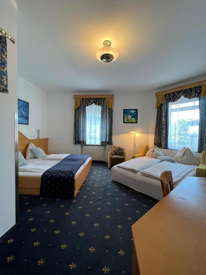 Hotel Bayrischer Hof 벨스 외부 사진
