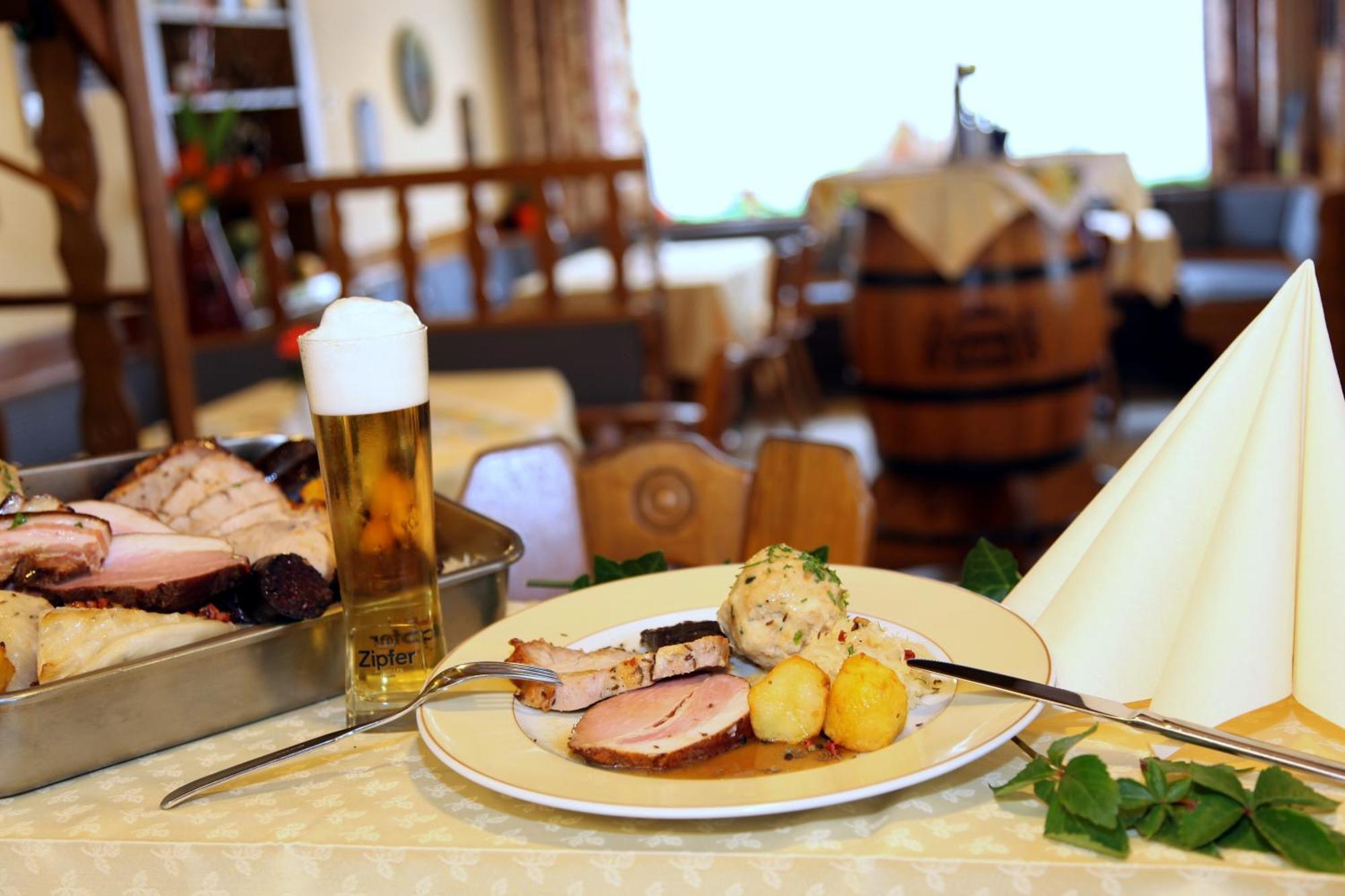 Hotel Bayrischer Hof 벨스 외부 사진