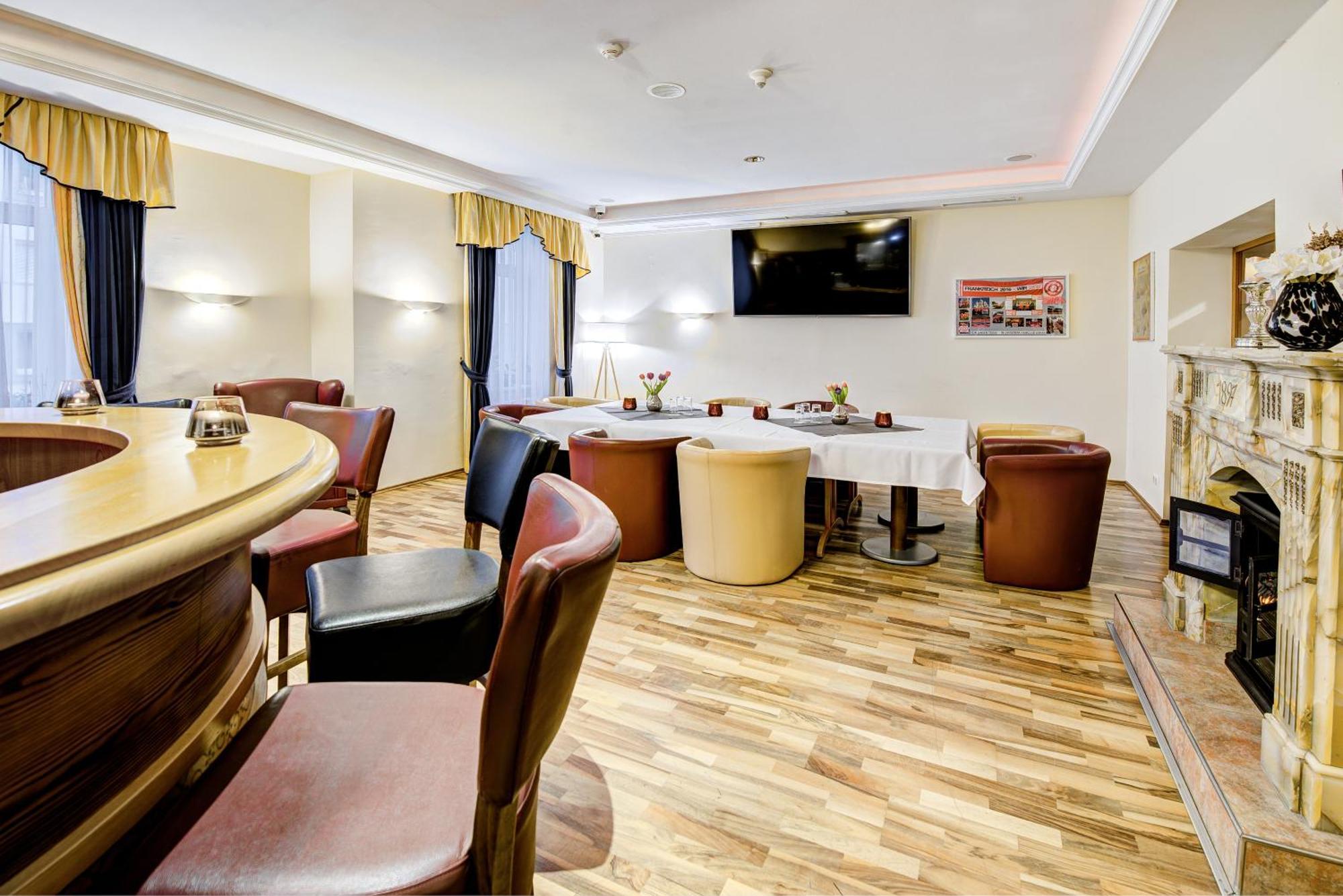 Hotel Bayrischer Hof 벨스 외부 사진