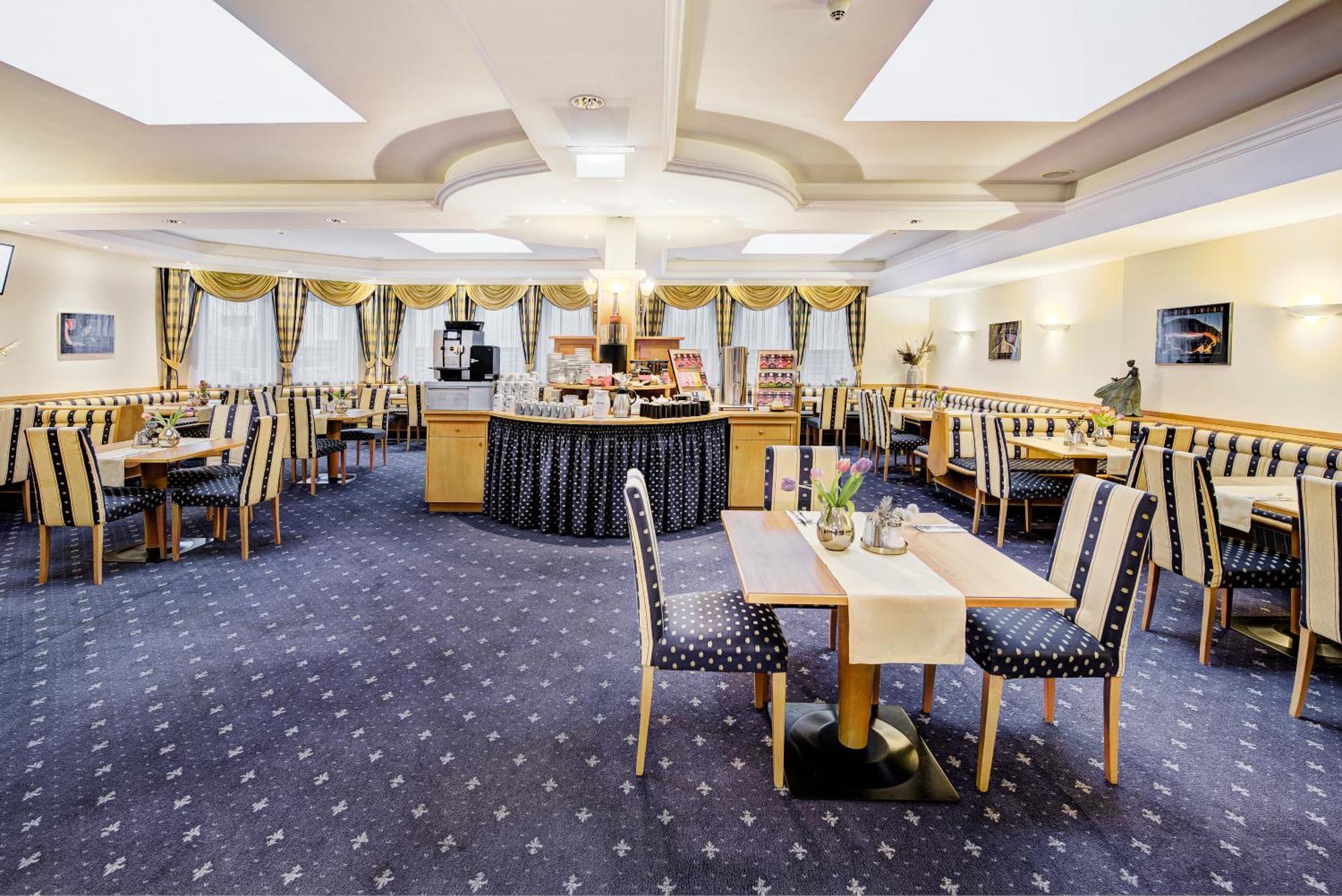 Hotel Bayrischer Hof 벨스 외부 사진