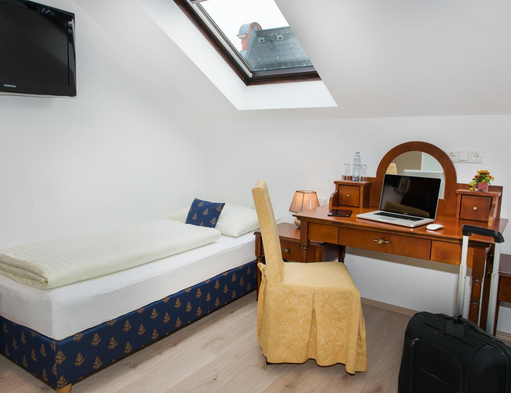 Hotel Bayrischer Hof 벨스 외부 사진