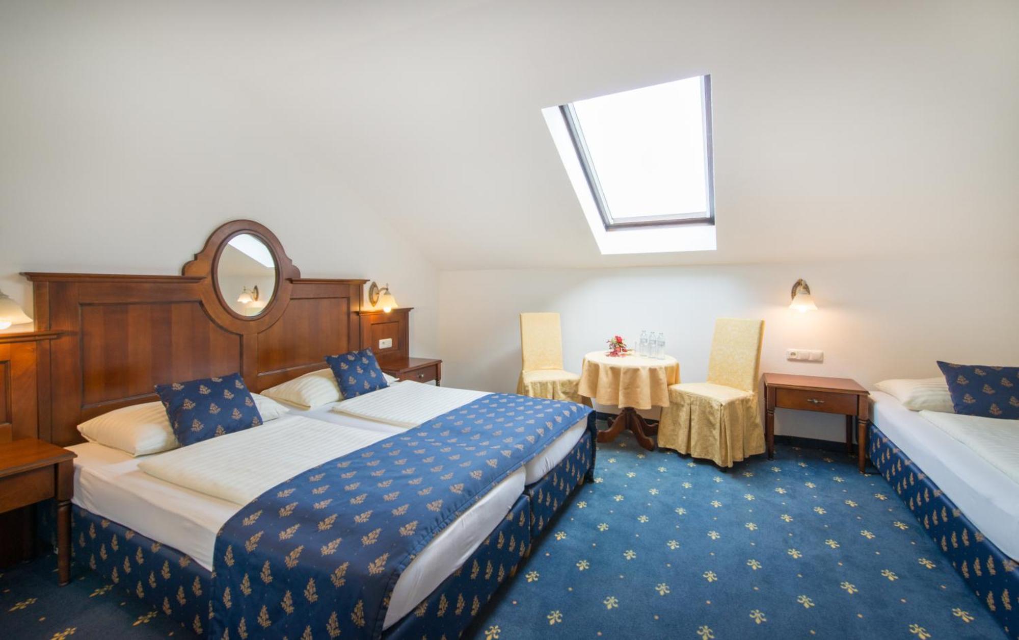 Hotel Bayrischer Hof 벨스 외부 사진
